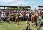 Police struggle to control large crowds during Raila’s body viewing in Kisumu