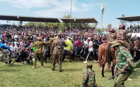 Police struggle to control large crowds during Raila’s body viewing in Kisumu