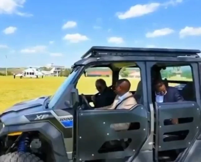 Ruto gives president Mohamud a ride in Polaris XPEDITION XP 1000
