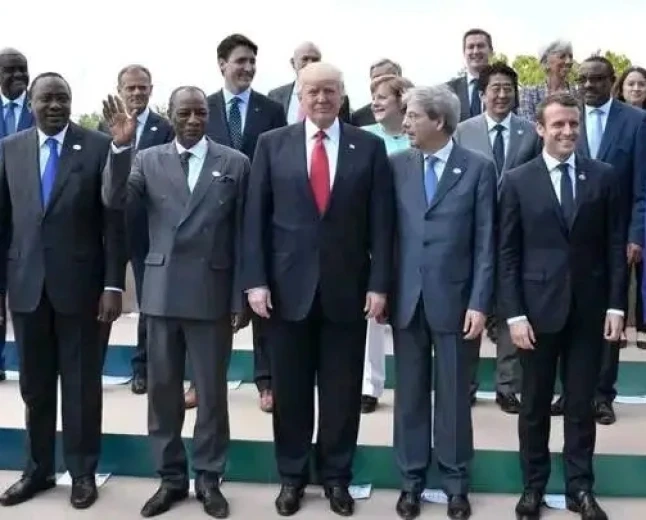 G7 leaders back Ukraine, tighten pressure on Russia in France summit